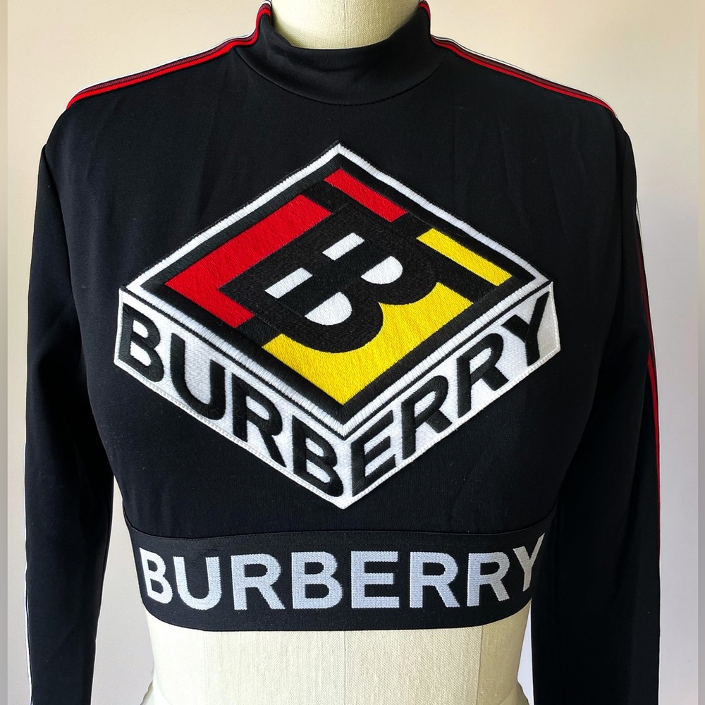BURBERRY Crop 🔝 Size Medium
